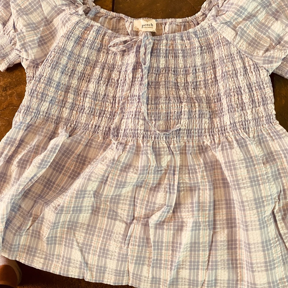 NWOT - Darling Women’s Baby Doll Blouse Size 2x with puffy sleeves.